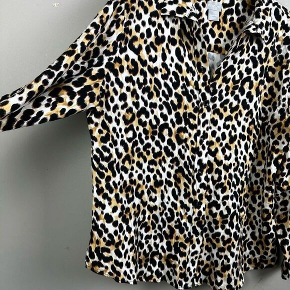 Chico’s animal printed casual button down shirt size 2 - Picture 5 of 9